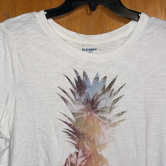 •OLD NAVY•WHITE TROPICAL VIBE PINEAPPLE EVERYWEAR CLASSIC T-SHIRT SIZE LARGE - Picture 4 of 7
